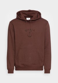 Hnědá mikina vyrobená z měkké látky, s přední kapsou, vyšitým logem s kotvou a s kapucí na stažení.