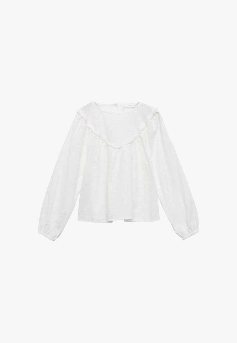 Blusa bianca a maniche lunghe realizzata in tessuto leggero, con scollatura arricciata e polsini elasticizzati, dal taglio ampio e rilassato.