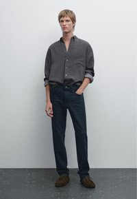 Massimo Dutti LIGHTWEIGHT SLIM FIT - Jean slim - blue