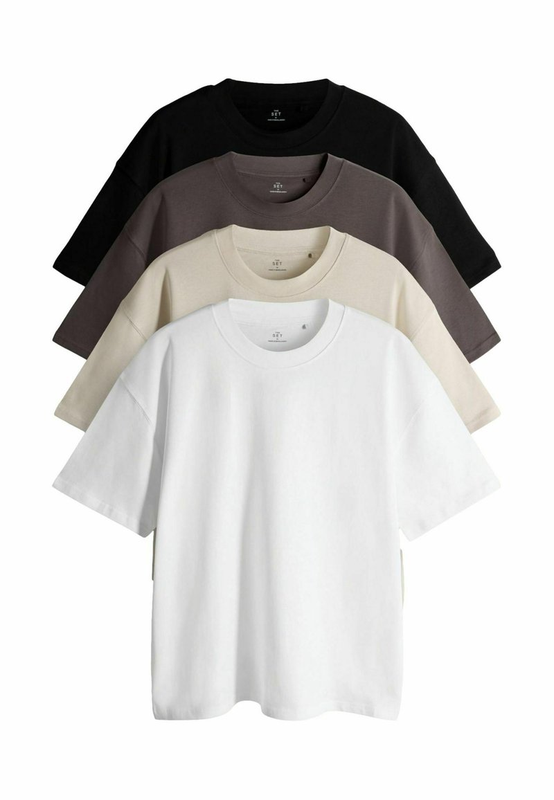 Cztery koszulki wyświetlone: biała, beżowa, ciemno-brązowa i czarna. Każda ma okrągły dekolt i krótkie rękawy, wykonana jest z miękkiej tkaniny o luźnym kroju.