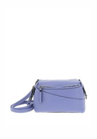 Borsa a tracolla in pelle viola con finitura texturizzata, dotata di numerose tasche con zip e una tracolla rimovibile.