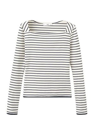 Biela dlhá blúzka s čiernymi vodorovnými pruhmi a širokým štvorcovým výstrihom, zobrazená na jednoduchom bielom pozadí.