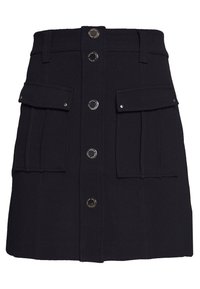 Falda de denim azul marino oscuro con dos bolsillos delanteros, corte recto y botones de tono plateado en la parte delantera. Acabado texturizado en la tela.