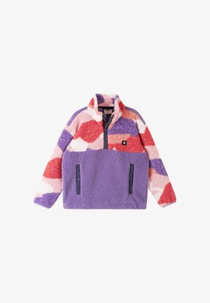 Colorblock-Fleecejacke mit lila unterem Abschnitt, mehrfarbigem roten und pinken oberen Bereich, hohem Kragen, Frontknöpfen und zwei Reißverschlusstaschen.