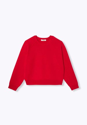 Sweat-shirt rouge avec des manches raglan, col rond, poignets et ourlet côtelés, fabriqué en tissu doux, présentant un design uni sans motifs.