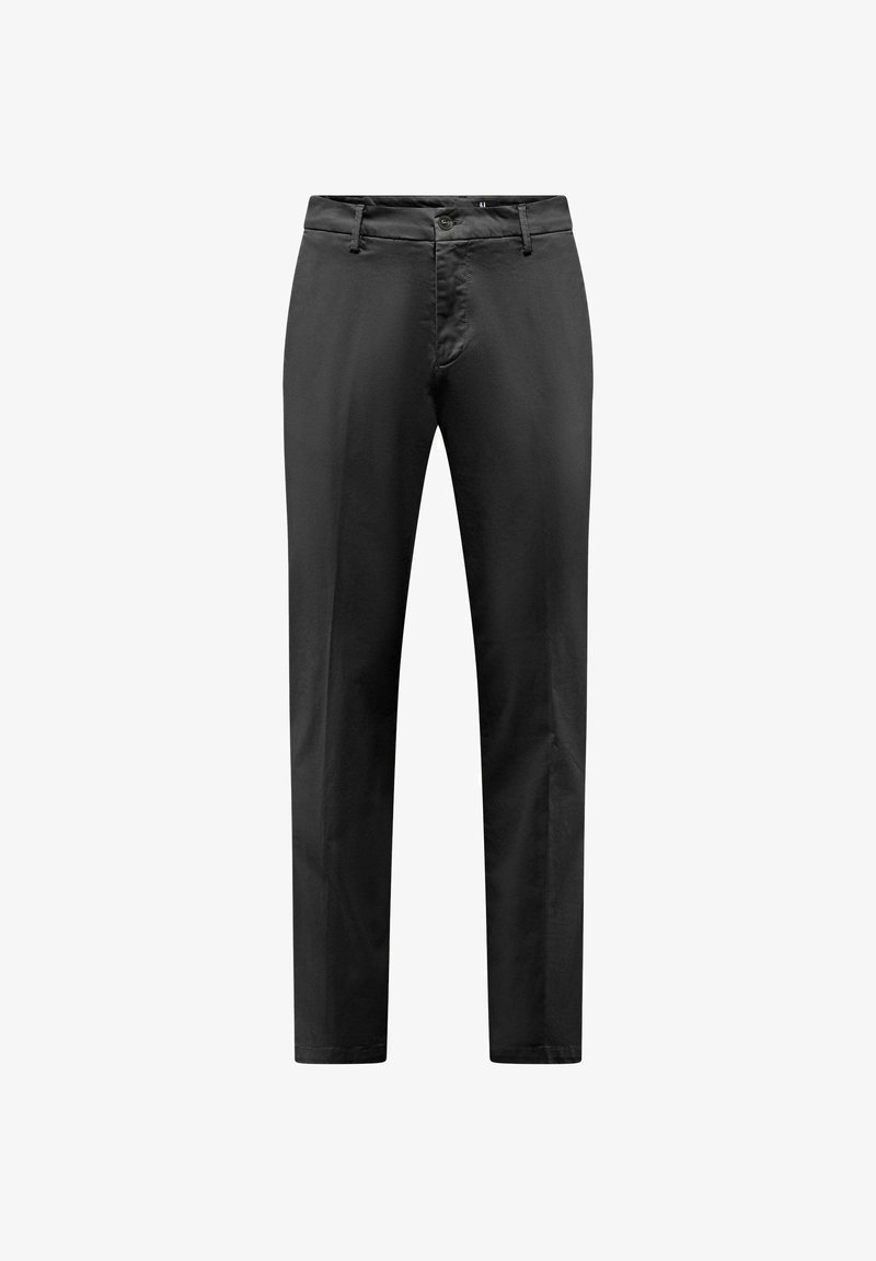 Zwarte broek in een straight-leg ontwerp, gemaakt van een gladde stof. Voorzien van een knoopsluiting en riemlussen zonder zichtbare patronen of accents.