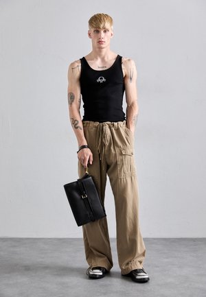 Poradie 9: MOSCHINO - BORSA - Kabelka