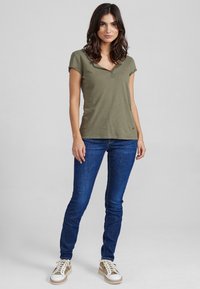 Mos Mosh T-shirt basic - army
