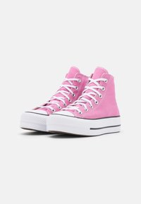 converse magic flamingo platform