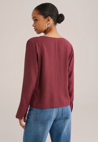 WE Fashion Blūze - vintage red