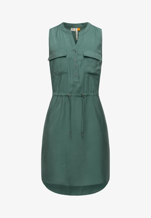 Abito verde senza maniche con colletto, bottoni frontali e due tasche sul petto. Presenta una vita con coulisse e un orlo arrotondato. Texture del tessuto morbida.