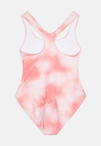 En baddräkt i ett stycke med rosa tie-dye-mönster, med racerback-design och ett mjukt, stretchigt tyg. Vit inre foder.