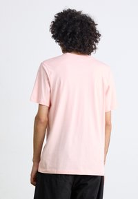 Jordan JUMPMAN CREW - Triko s potiskem - legend pink/white