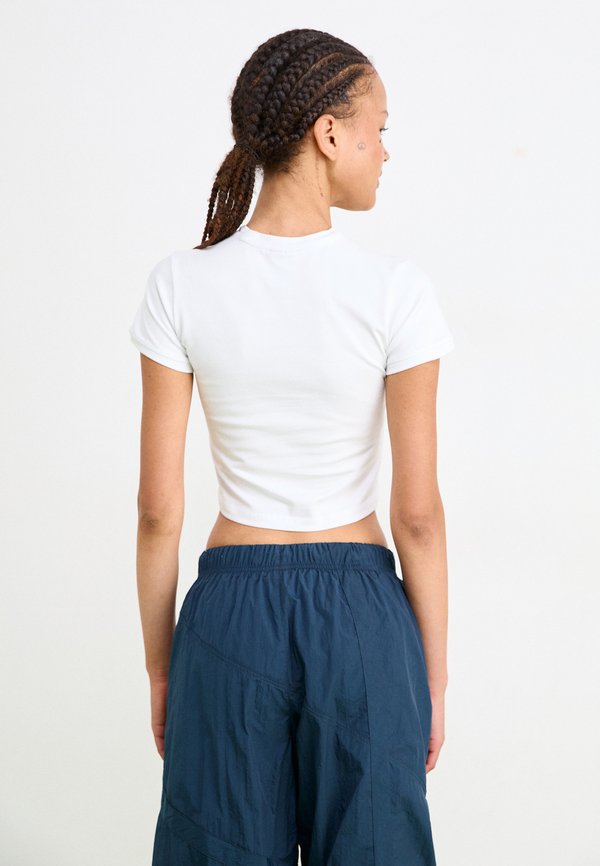 CROP TEE  - Print T-shirt3