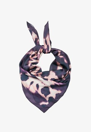 Foulard en soie avec imprimé léopard abstrait violet et beige, noué en nœud avec deux extrémités dressées sur fond blanc.