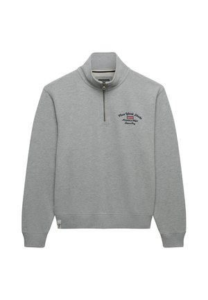 Jasnoszara bluza z półzamkiem, wysokim kołnierzem, długimi rękawami i napisem "New York State Athletic Dept Superdry" na lewej piersi.