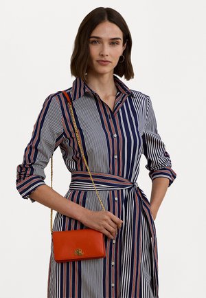 LEATHER CROSSBODY TURN-LOCK TECH CASE - Cross body bag - orange