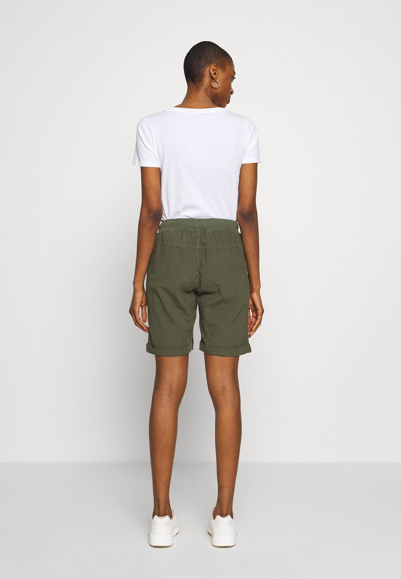 Damen Kleider | Kaffe KANAYA Shorts grape leaf/grün - II45369 Damen Kleider | Kaffe KANAYA Shorts grape leaf/grün - II45369