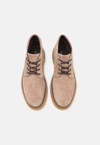 GANT KINZOON - Lace-up ankle boots - desert brown