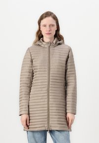 Beige, mit Reißverschluss, Kapuzenmantel mit horizontaler Steppung. Besitzt lange Ärmel und einen geraden Schnitt, gefertigt aus leichtem, strukturiertem Material.