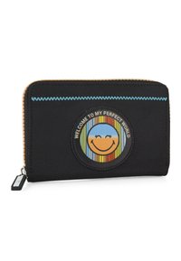 Cartera de tela negra con una cara sonriente multicolor y el texto "BIENVENIDO A MI MUNDO PERFECTO". Presenta un zip naranja a juego y costuras azules.