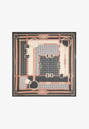 Sciarpa di seta con motivo geometrico in nero, grigio e crema con accenti rosa, dettagli in metallo dorato e posizionamenti del logo.