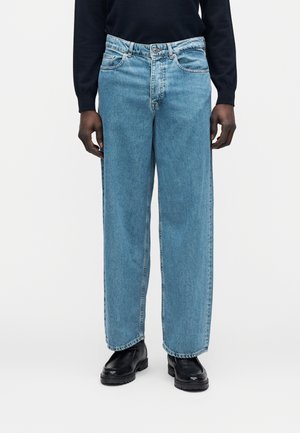 SLHWIDE BEN KYLE - Avar lõikega teksad - light blue denim