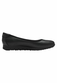 Ballerines en cuir noir avec un design perforé, semelle en caoutchouc flexible et un petit talon, présentant une texture lisse et un bout arrondi.