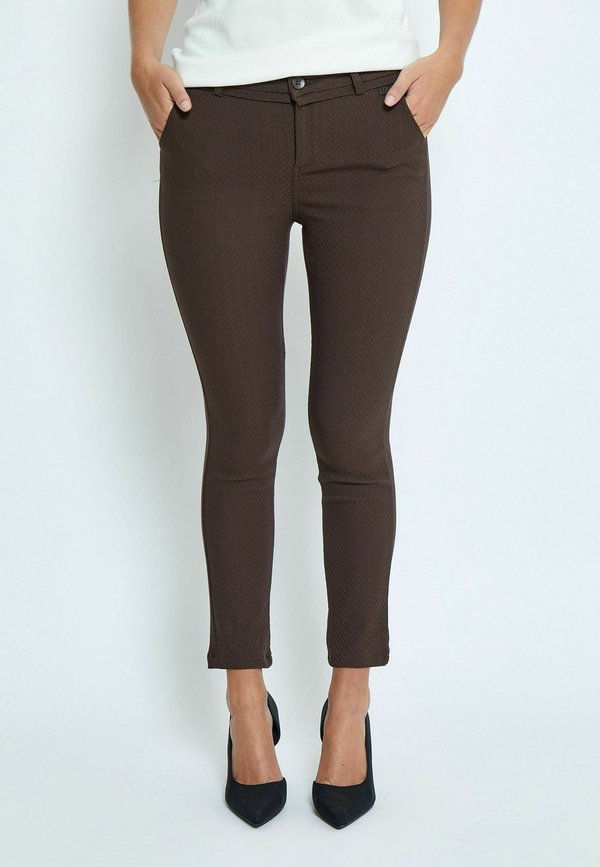 CARMA GRAPHIC 7/8 - Chino - dark earth