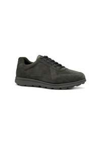 Zapatillas de ante gris oscuro con forma redondeada, diseño de cordones, superficie texturada y suela de goma gruesa y flexible.