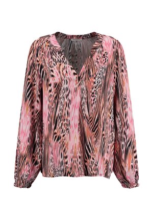 Blouse à manches longues avec imprimé animalier abstrait rose, noir et marron, et un col en V avec un léger détail volanté.