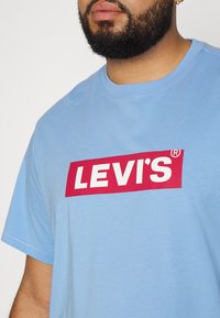Levi's® Plus BIG SS - T-shirt estampada - della robia