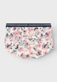 Ropa interior con estampado floral que presenta flores rosas y marinas sobre un fondo claro, con una cinturilla elástica a rayas en azul marino y dorado.