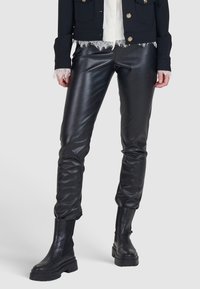 Marc Aurel Stoffhose - black