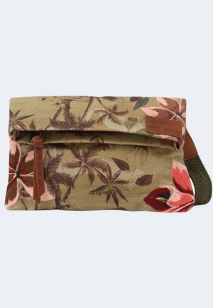 Pochette en tissu repliée avec imprimé tropical de palmiers et de fleurs marron, poche zippée et bracelet tissé vert foncé.