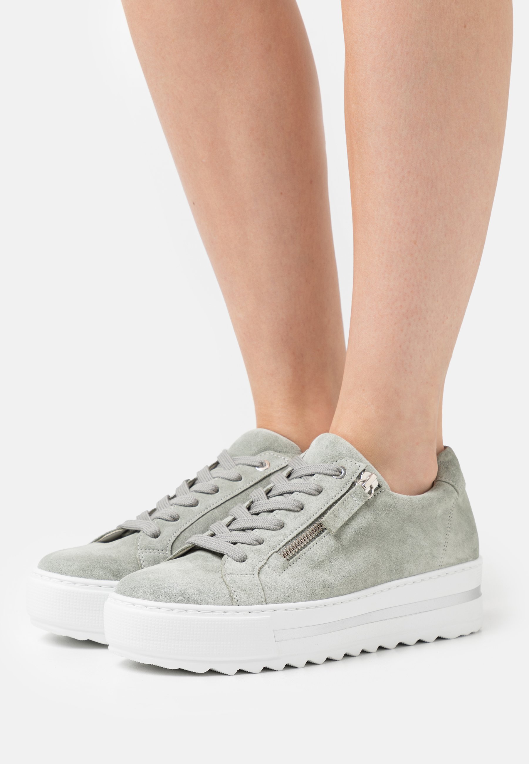 gabor plateau sneaker