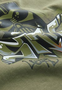 Unausgewählt, khaki green