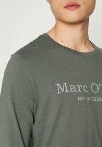 Marc O'Polo LONG SLEEVE CLASSIC - Camisola de manga comprida - mangrove