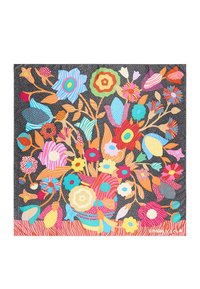 Diseño floral colorido que presenta patrones vibrantes sobre un fondo negro, con formas variadas y una mezcla de tonos brillantes como rosa, azul y amarillo.