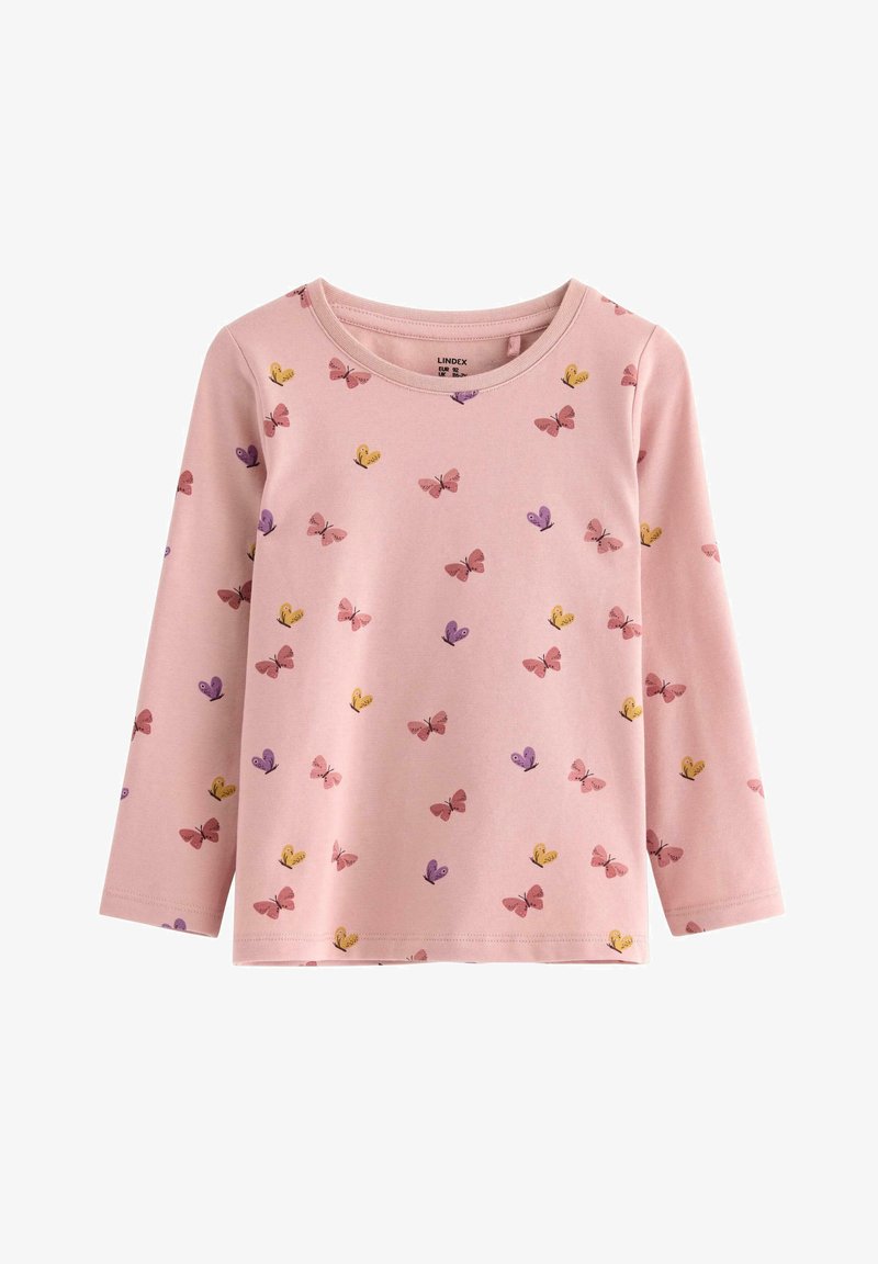 Langærmet skjorte i blødt pink stof, med spredte sommerfuglemønstre i nuancer af lilla, pink og gul. Rund halsudskæring.
