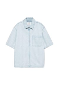 Chemise en jean bleu clair à manches courtes avec fermeture éclair à l'avant, poche poitrine à gauche et col classique.