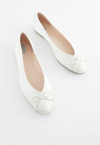 Next WIDE FIT WEDDING SATIN BRIDAL - Baleriinad - ivory white