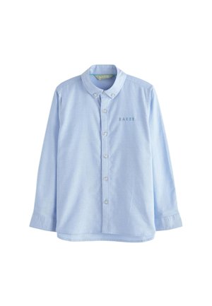 Hellblaues Hemd mit Knöpfen, langen Ärmeln und Kragen, mit "BAKER" auf der linken Brust bestickt.