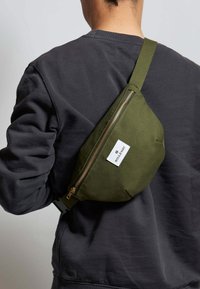 SOULEWAY Ledvinka - dark olive