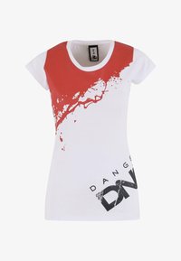 Ei valittu, white red clay