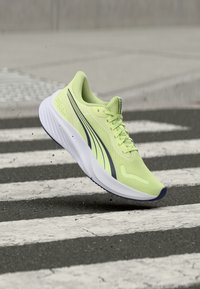 Niewybrane, apple spritz/deep plum/white