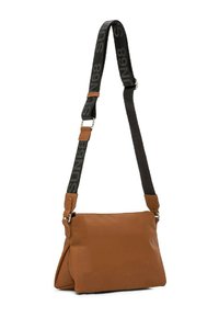 Borsa a tracolla in pelle marrone con ampia tracolla nera regolabile, caratterizzata da un motivo di testo grigio "SUN68".