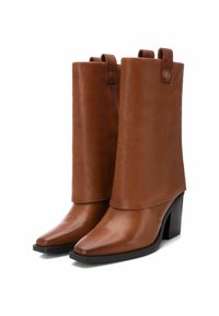Carmela Botas - camel