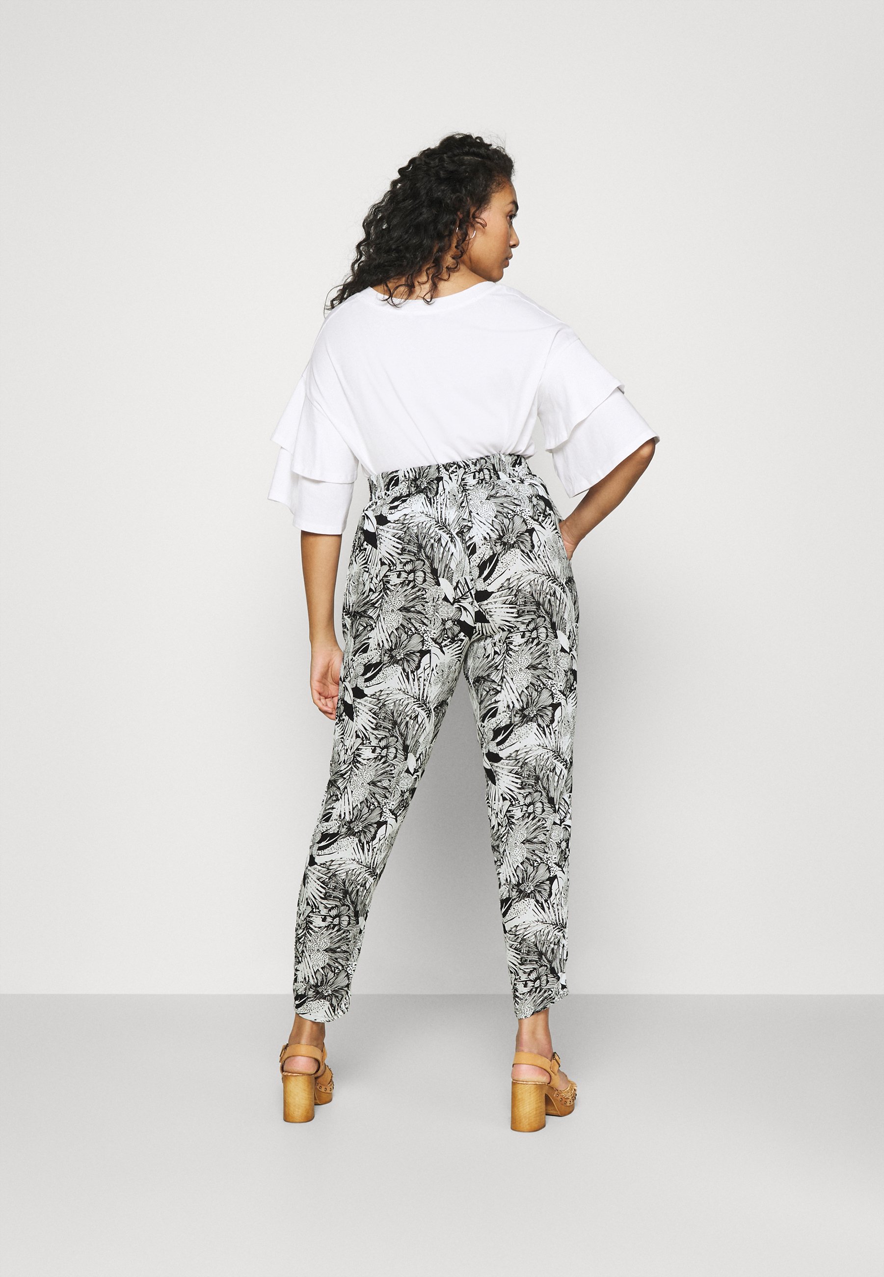 Be CRINKLE TROUSERS - Trousers - black 