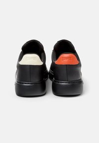 Camper Matalavartiset tennarit - schwarz
